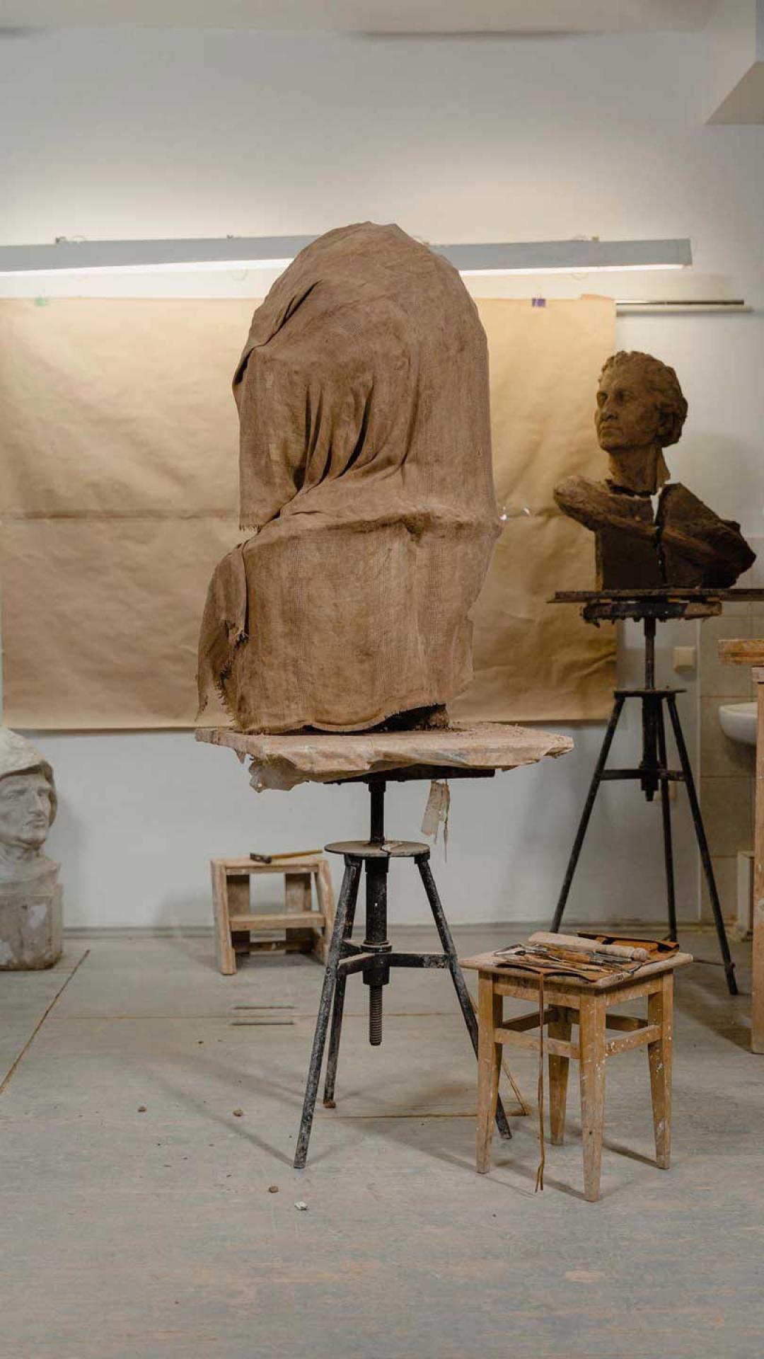 Menor en artes plásticas