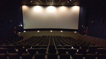 Sala-de-Cine-De-Jorge-Simonet-Trabajo-propio-CC-BY-SA-4-0-1.jpg Sala-de-Cine-De-Jorge-Simonet-Trabajo-propio-CC-BY-SA-4-0-1.jpg
