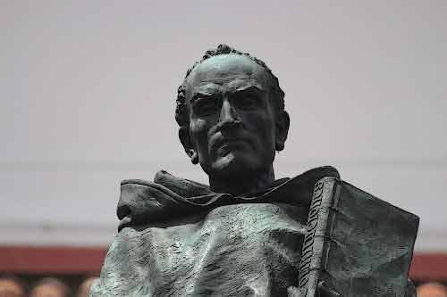 Fray Cristóbal estatua