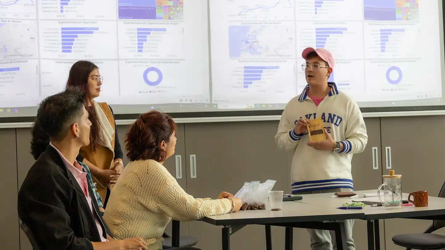 Maestría en Gestión Estratégica de la Información e Innovación Digital - Galería 08